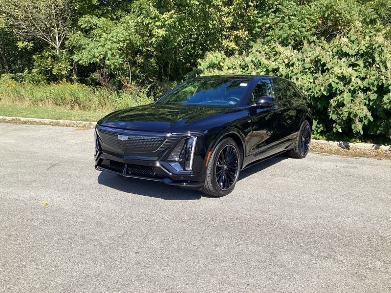 New 2026 Cadillac Lyriq V image 3