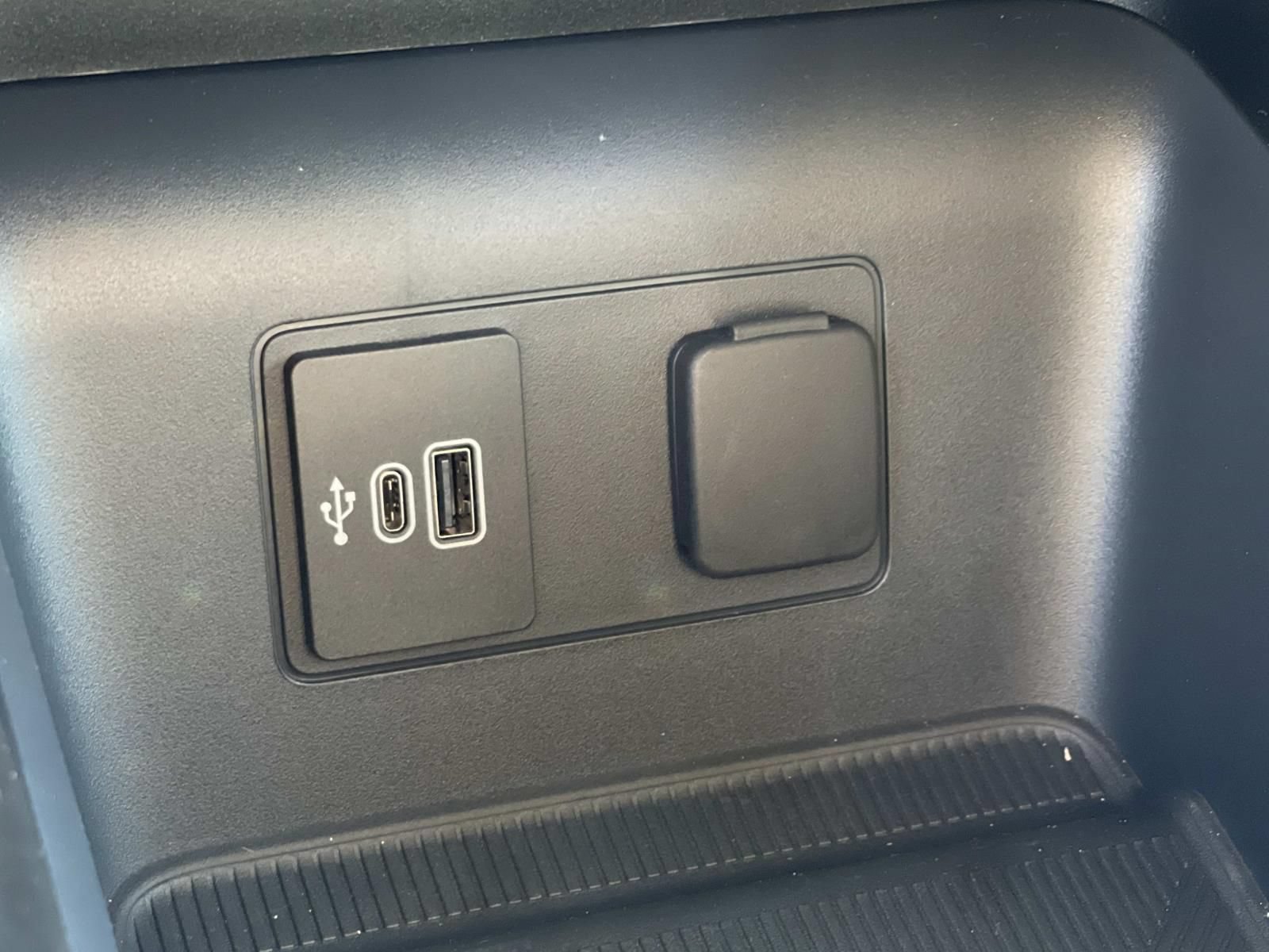 New 2026 Ford Explorer Active RWD image 23