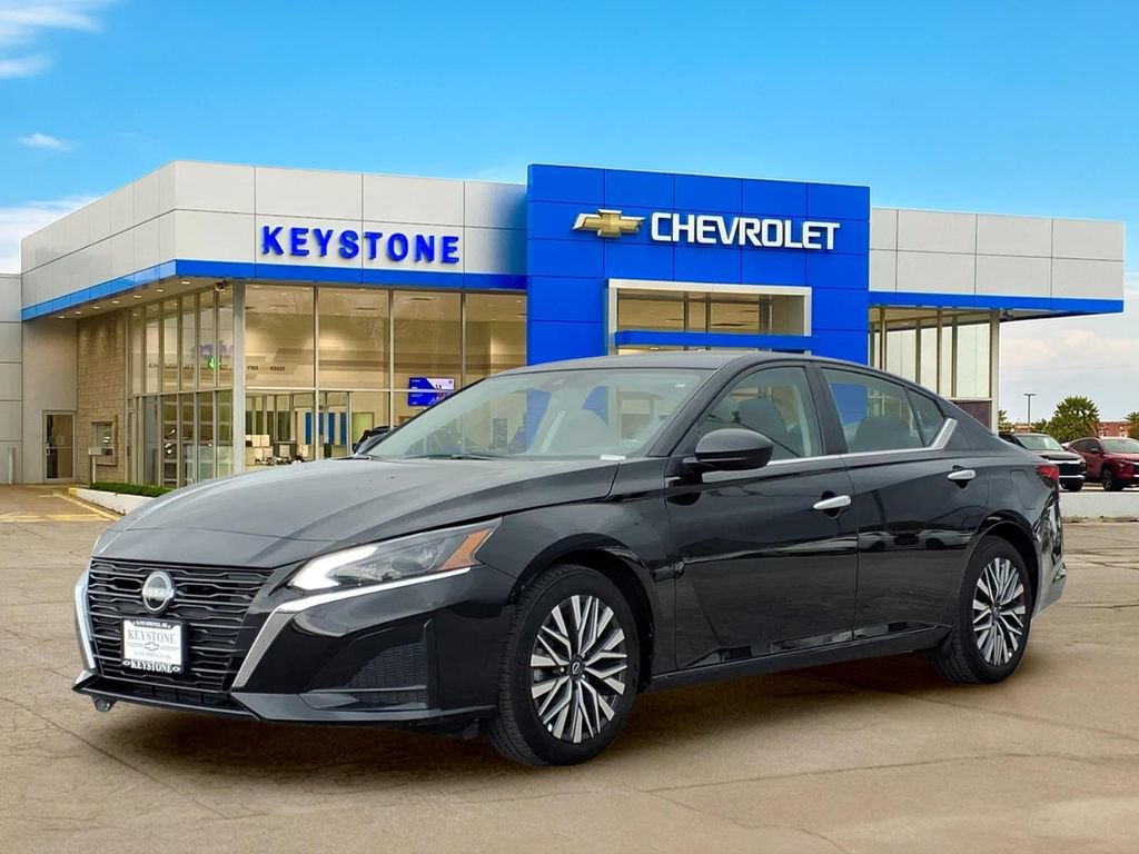 Used 2025 Nissan Altima 2.5 SV FWD image 3