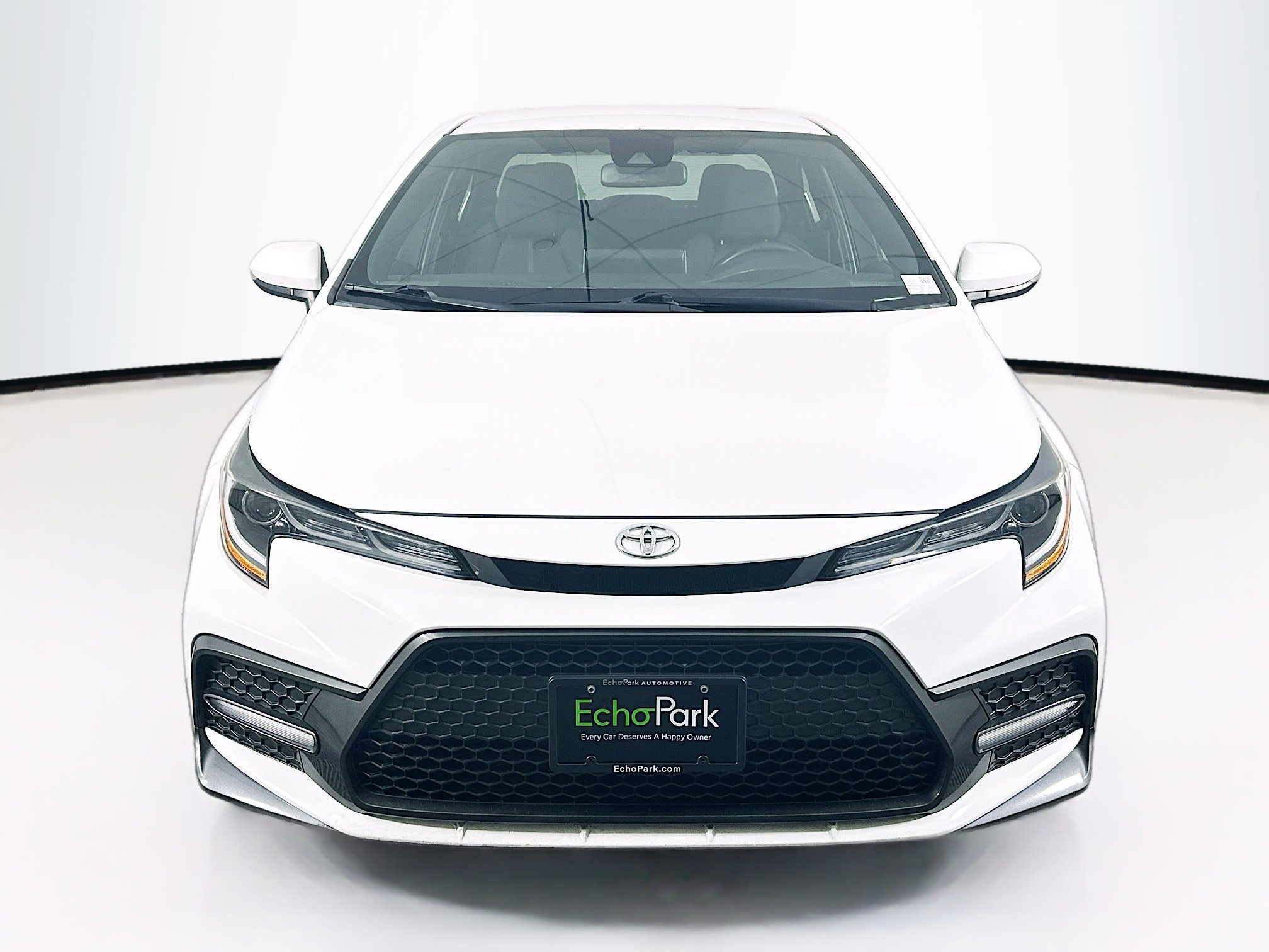 Used 2020 Toyota Corolla SE image 2