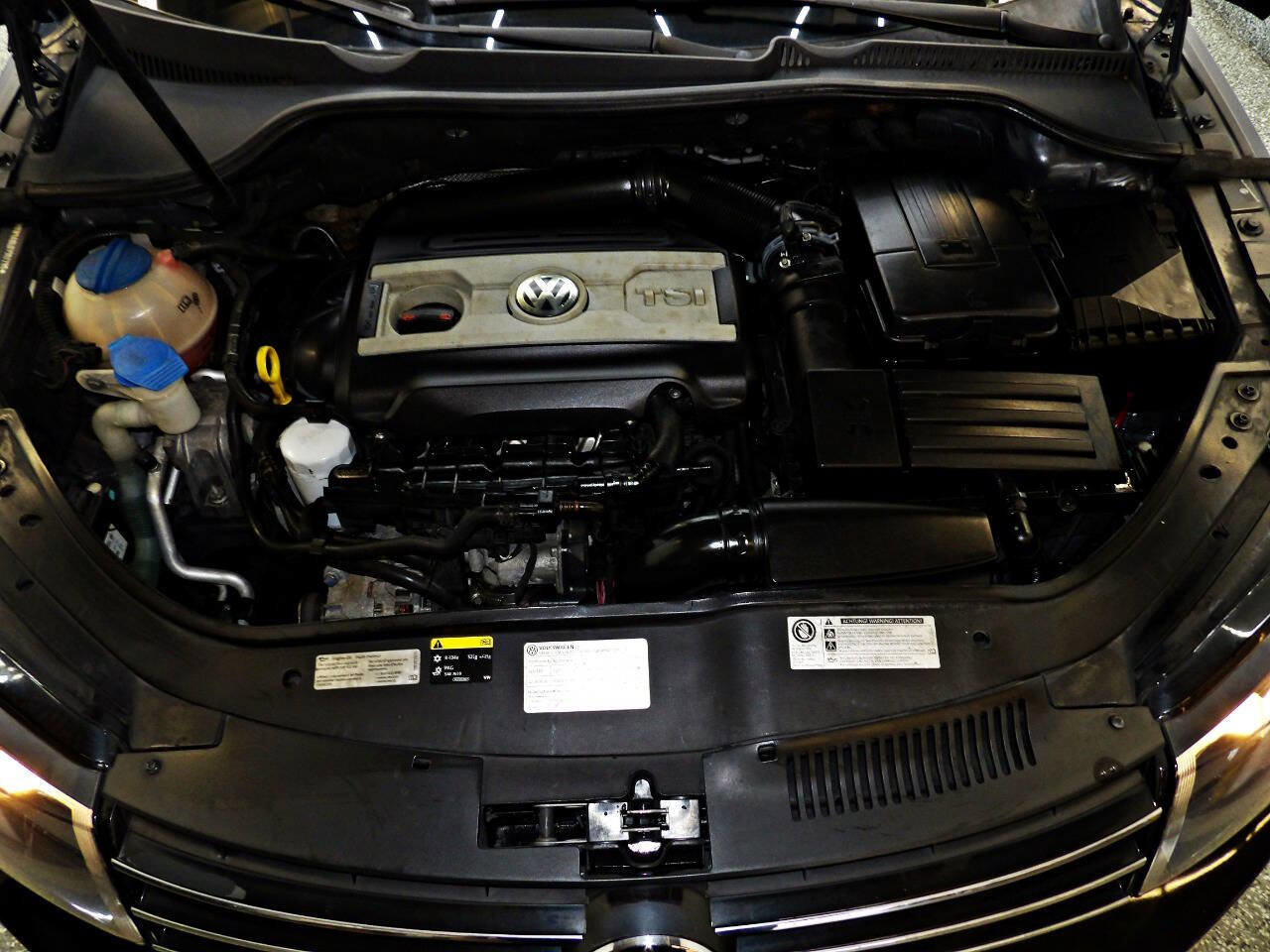 Used 2013 Volkswagen Eos image 19