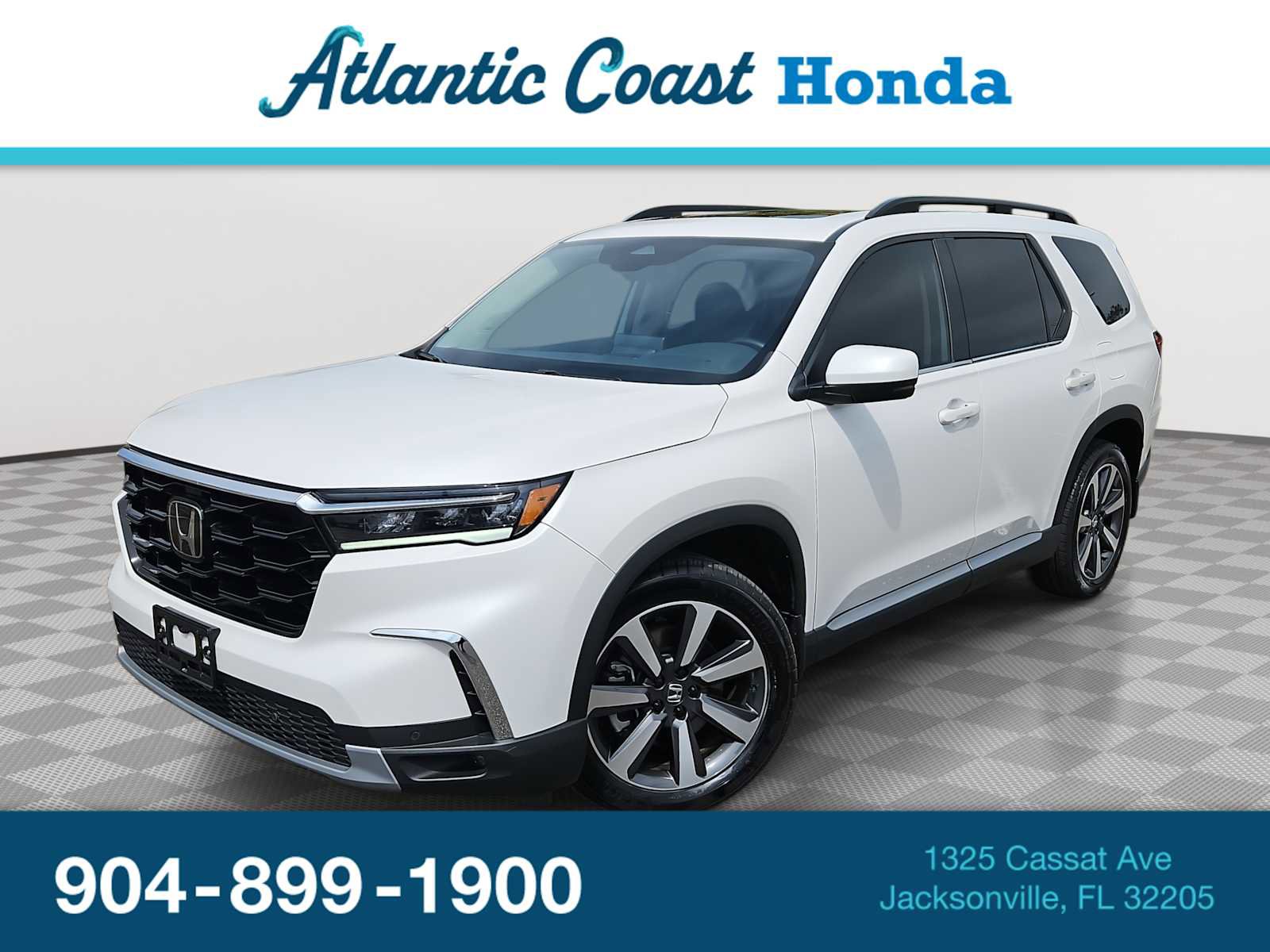 Used 2023 Honda Pilot Touring image 1