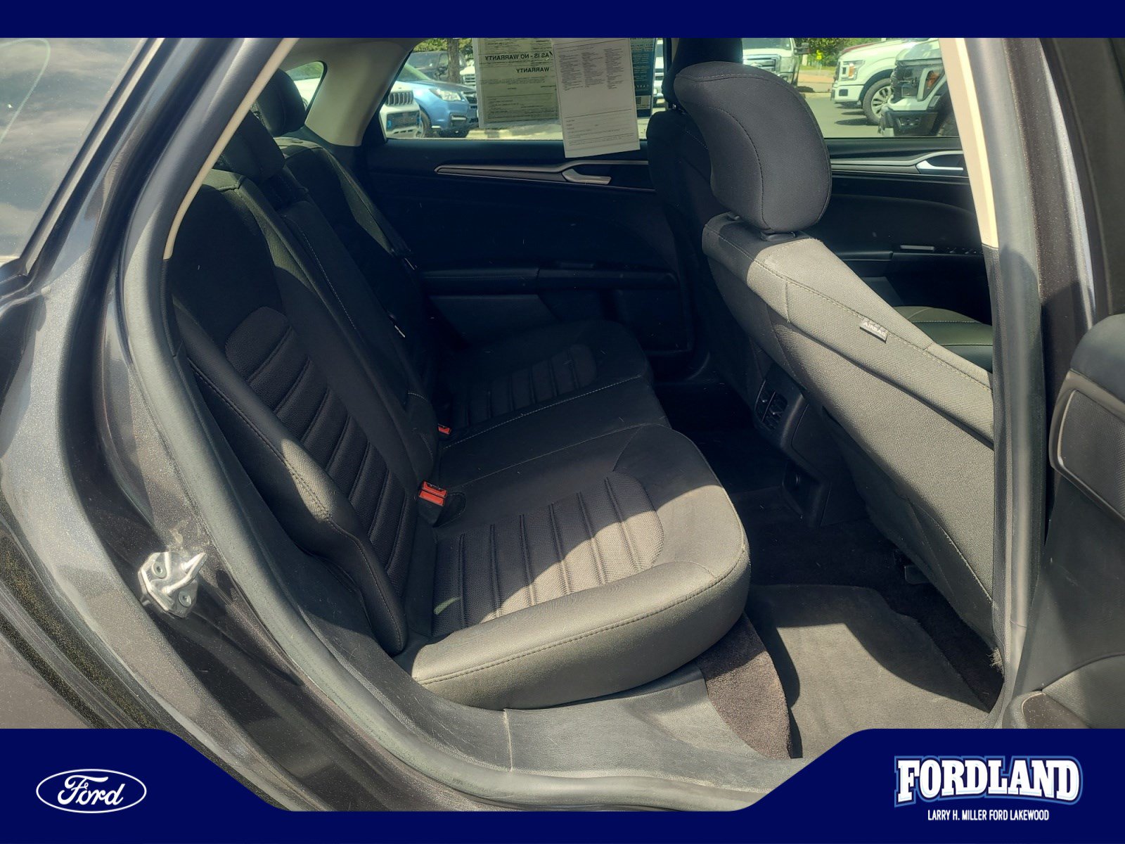 Used 2017 Ford Fusion SE w/ Fusion SE Technology Package FWD image 18
