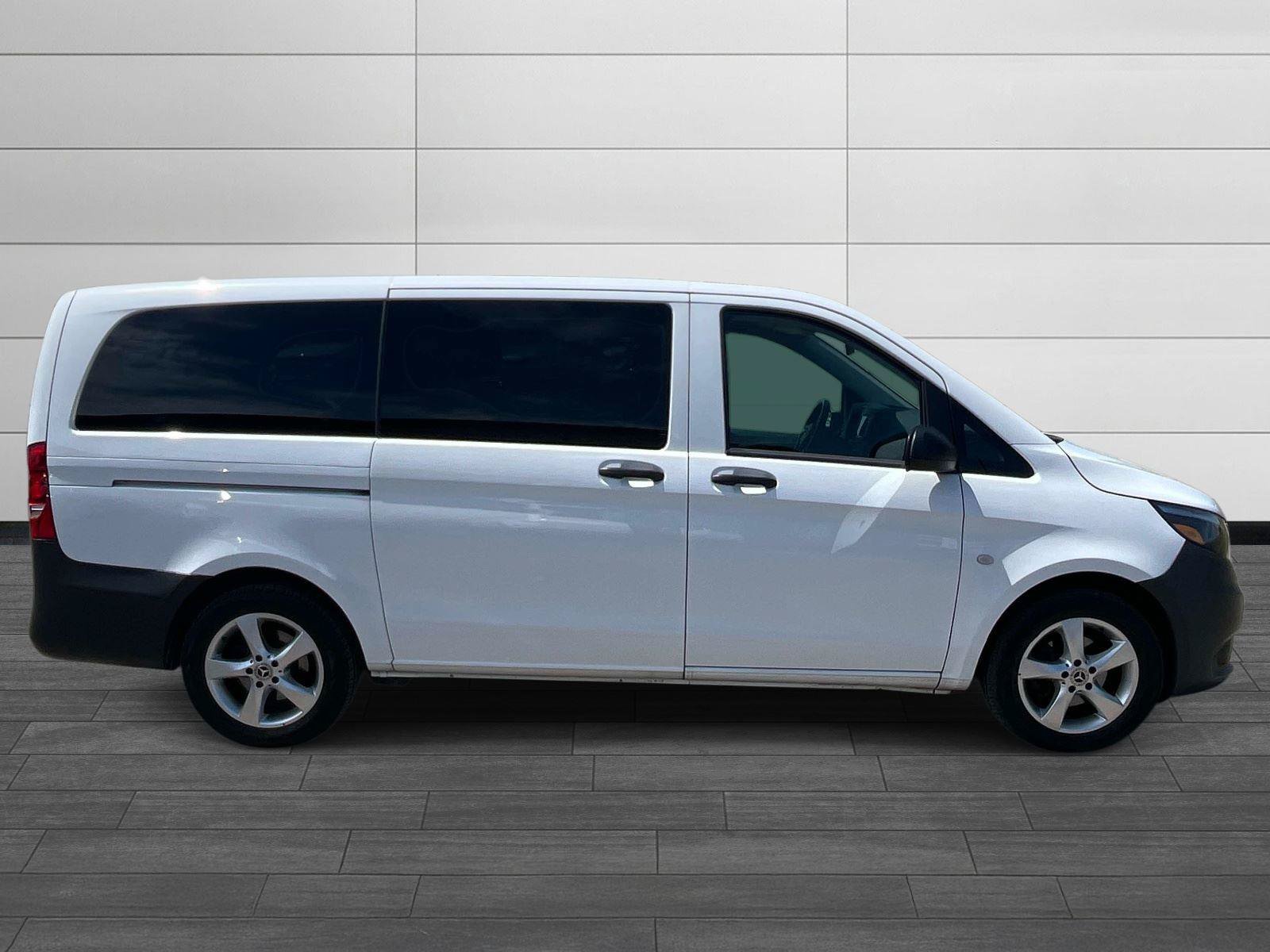 Used 2023 Mercedes-Benz Metris Passenger image 2