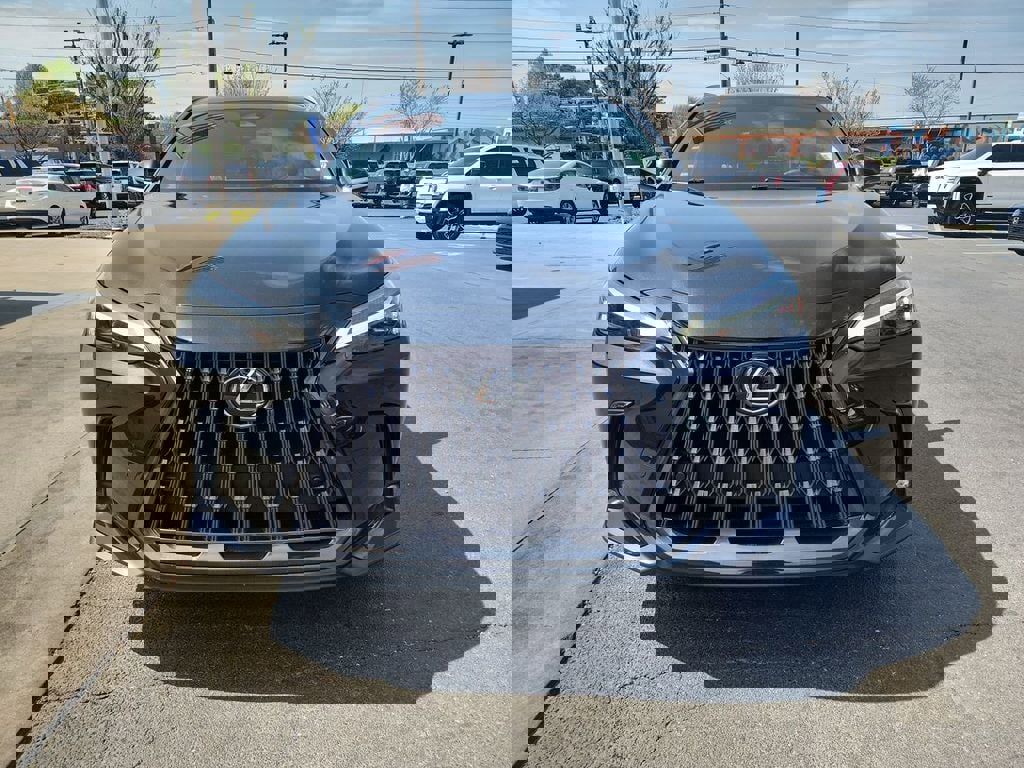 Used 2023 Lexus NX 350h AWD image 3