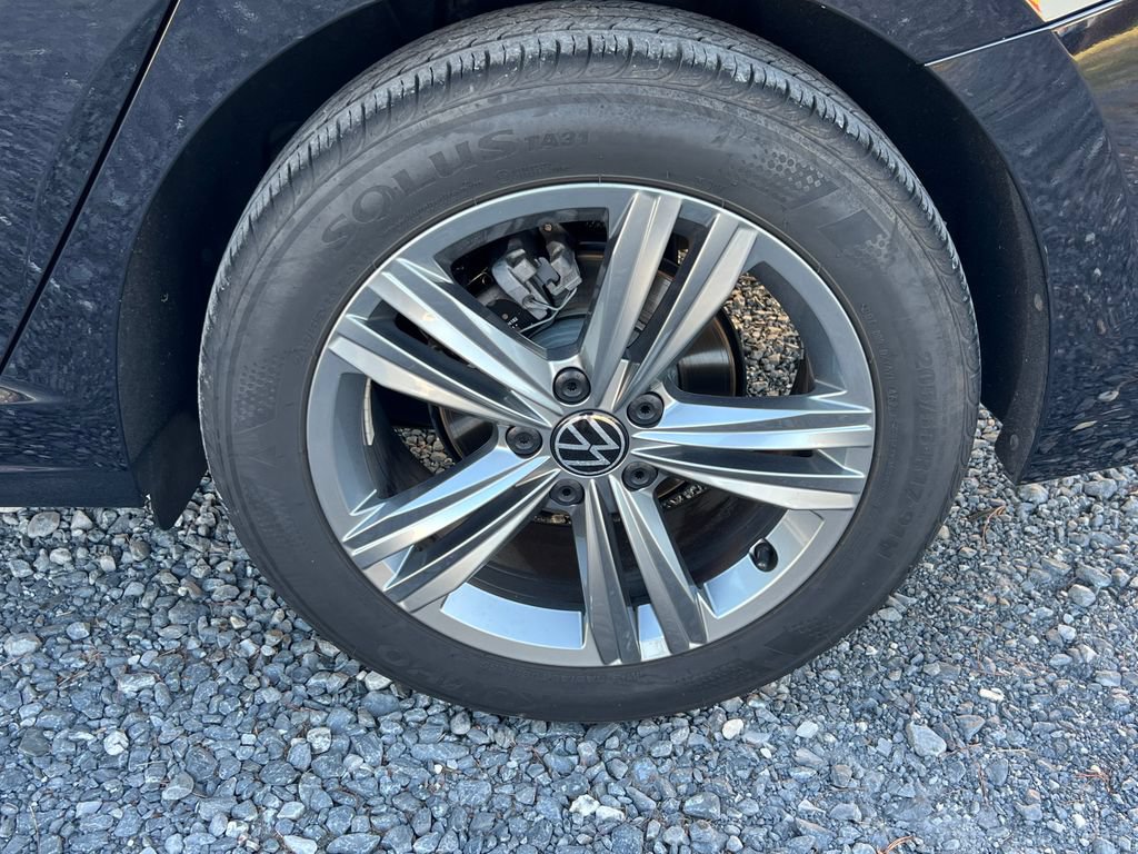 Used 2024 Volkswagen Jetta SE FWD image 14