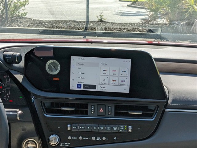 Certified 2025 Lexus ES 350 w/ Premium Package image 17