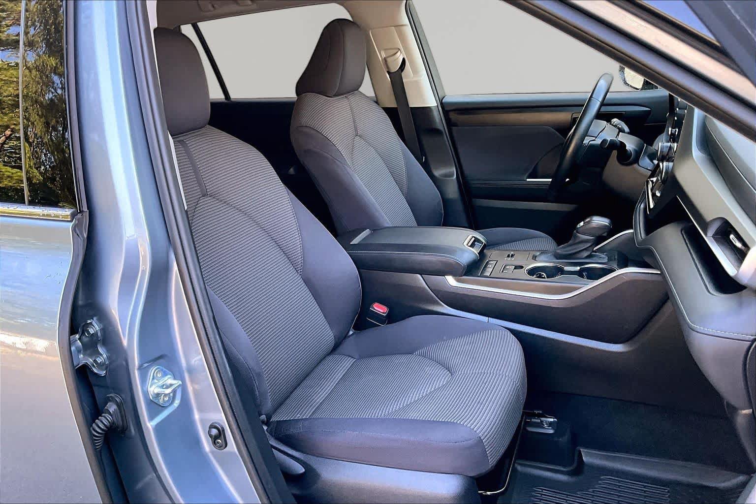 Certified 2020 Toyota Highlander LE FWD image 9