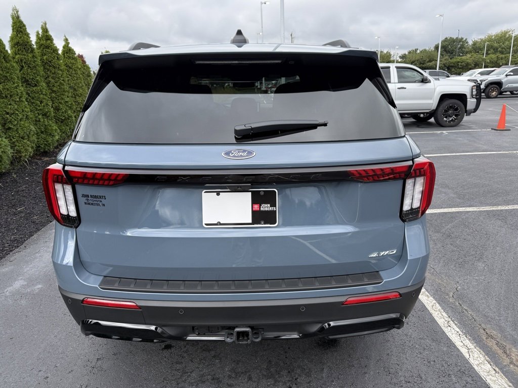 Used 2025 Ford Explorer ST-Line w/ Premium Package image 3