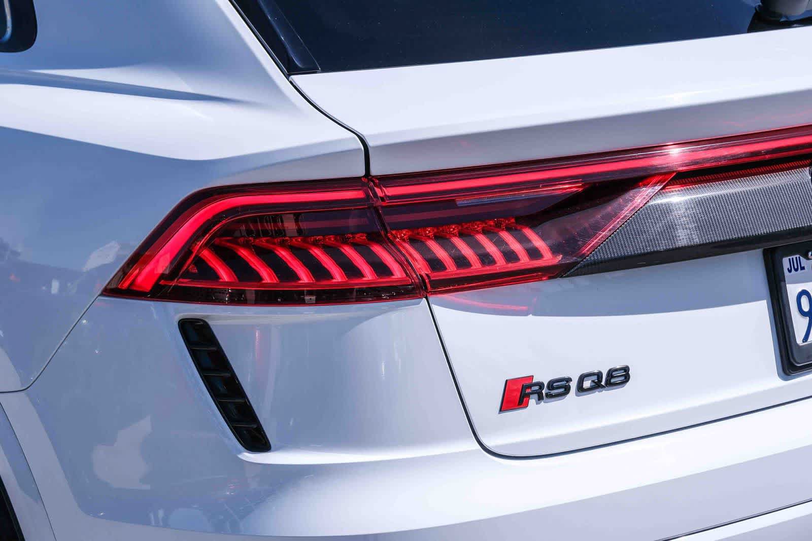 Used 2022 Audi RS Q8 w/ Carbon Optic Package AWD/4WD image 7