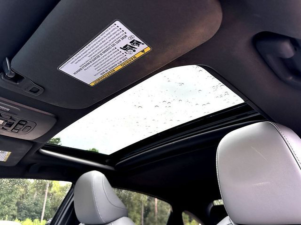 Used 2022 Toyota Avalon Limited w/ Advanced Safety Package FWD image 18
