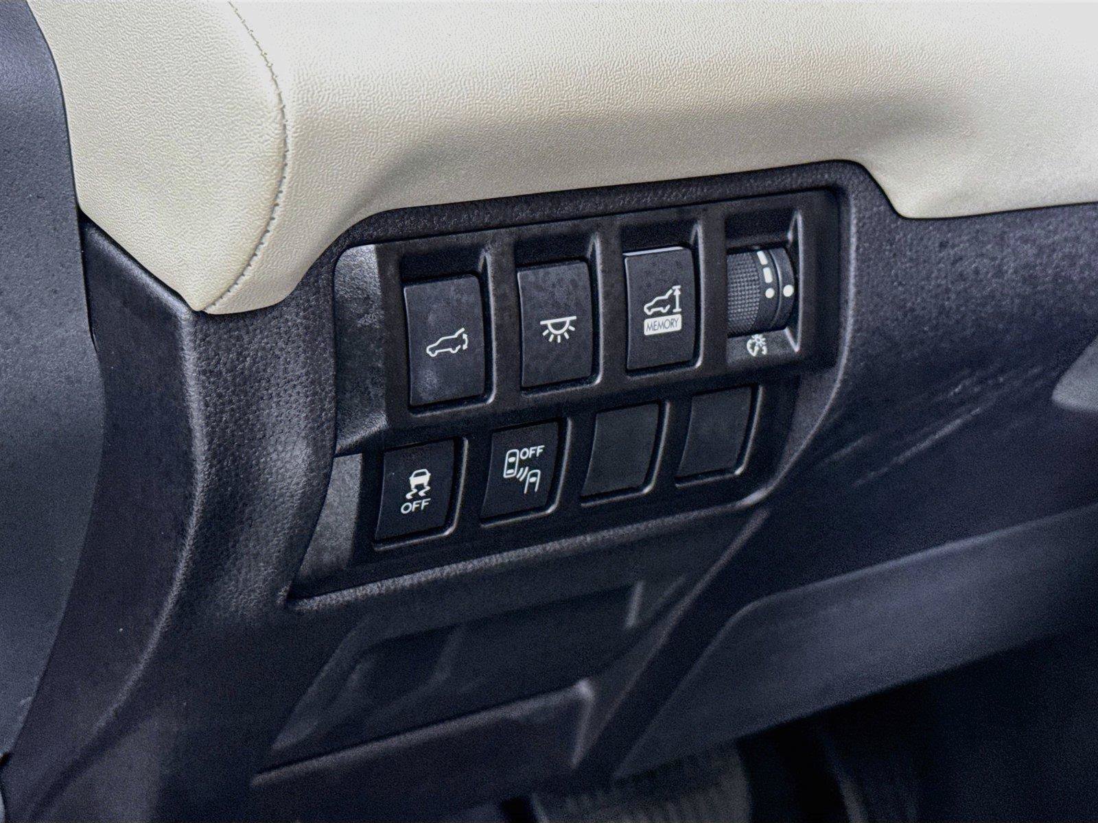 Used 2022 Subaru Ascent Touring AWD/4WD image 16