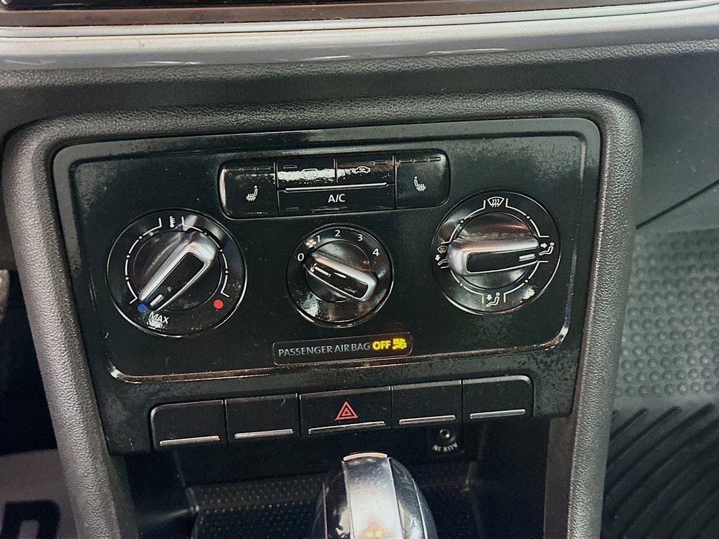 Used 2013 Volkswagen Beetle 2.5 image 14