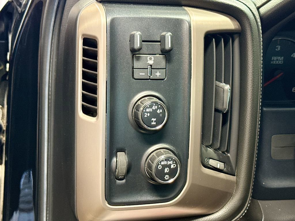 Used 2015 GMC Sierra 1500 Denali w/ Driver Alert Package AWD/4WD image 10