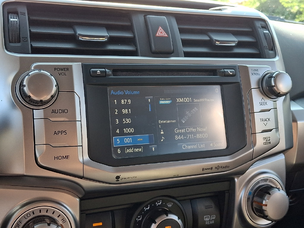 Used 2018 Toyota 4Runner SR5 AWD/4WD image 19