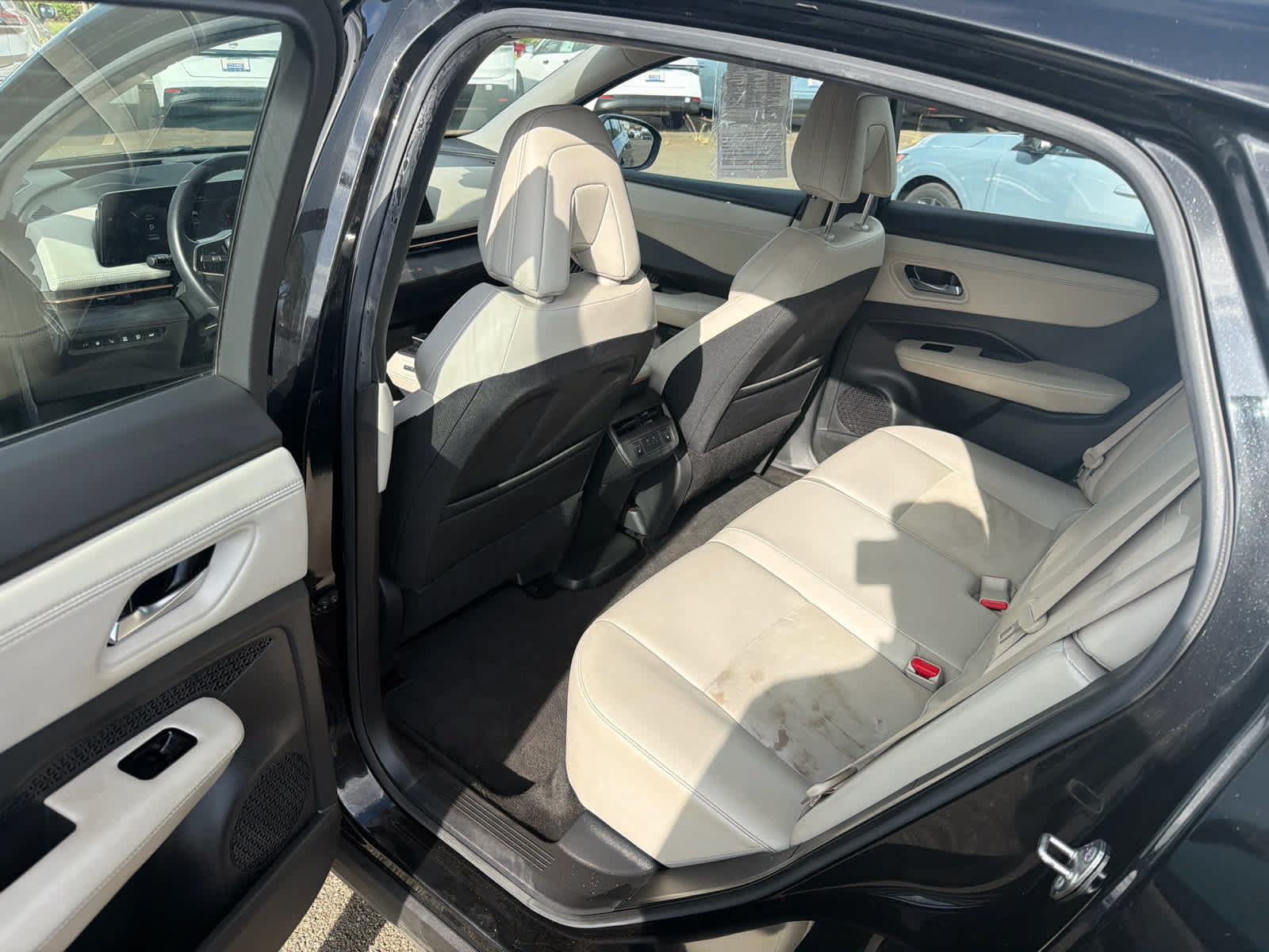Used 2023 Nissan Ariya FWD image 9
