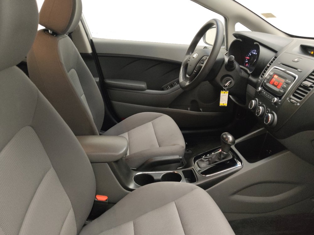 Used 2017 Kia Forte LX image 21