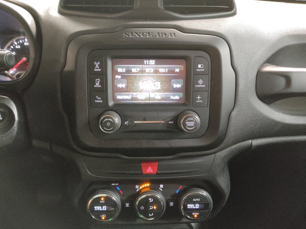 Used 2017 Jeep Renegade Latitude w/ Popular Equipment Group FWD image 25