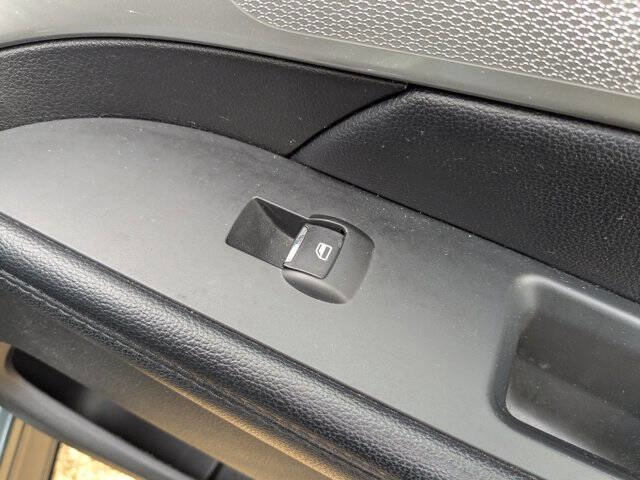 Used 2016 Ford Explorer XLT w/ Equipment Group 202A image 40