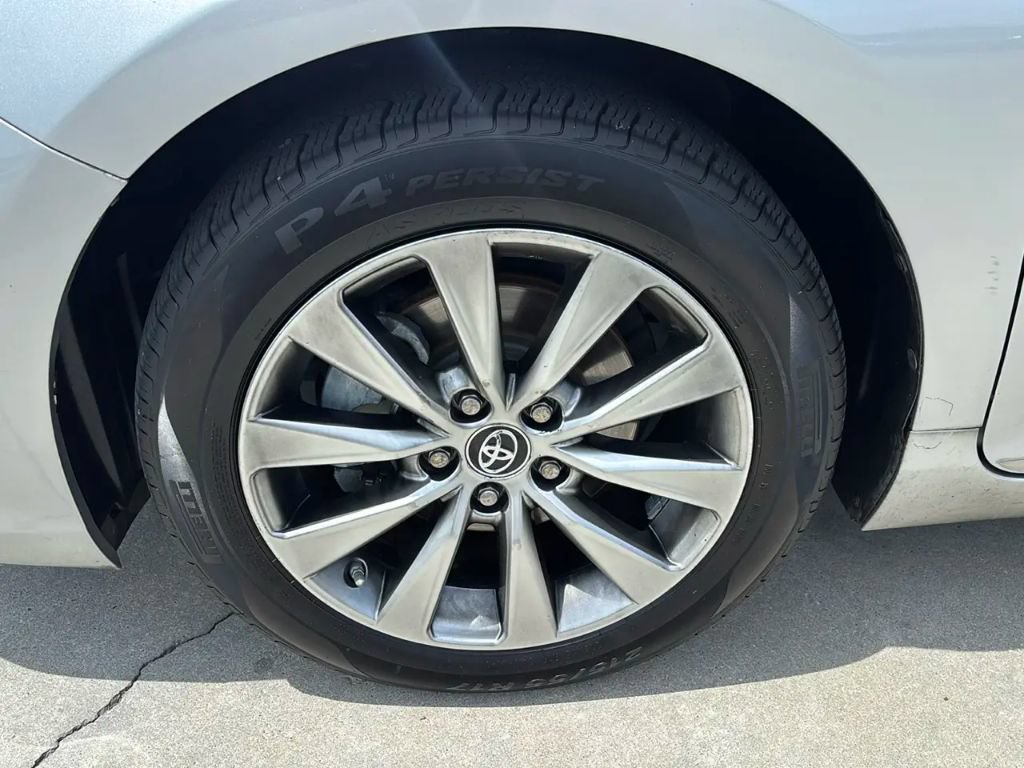 Used 2016 Toyota Camry XLE FWD image 11