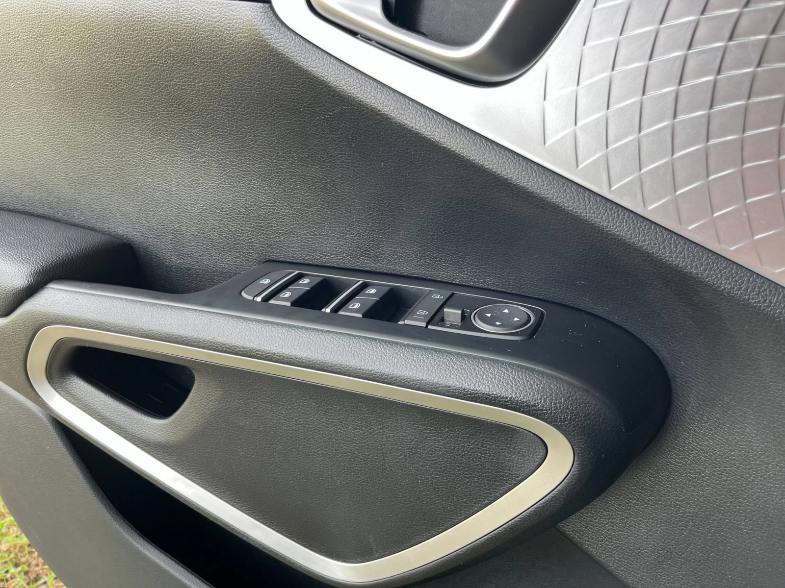 Used 2025 Kia Soul LX w/ LX Technology Package FWD image 18