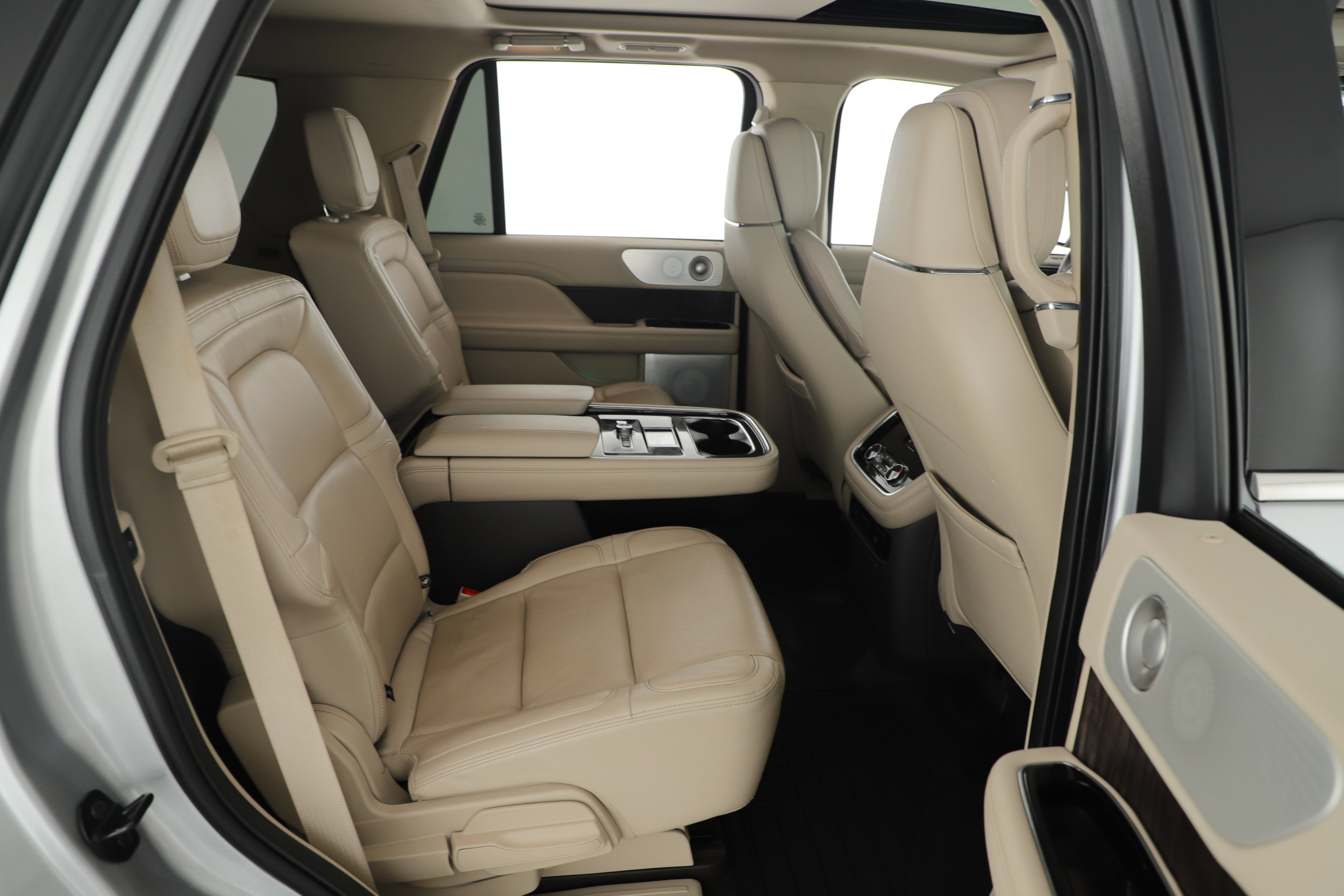 Certified 2021 Lincoln Navigator Reserve w/ Luxury Package image 24