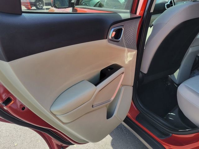 Certified 2022 Kia Soul LX w/ Technology Package FWD image 21