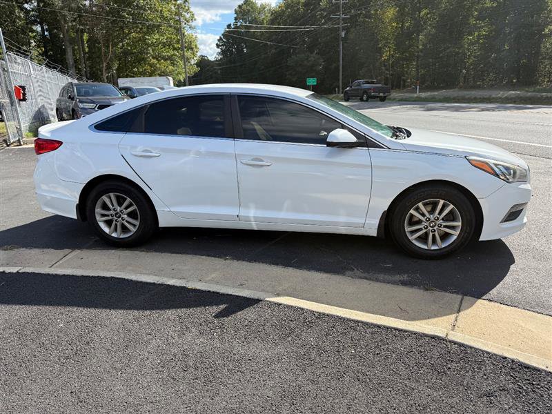 Used 2015 Hyundai Sonata SE image 6