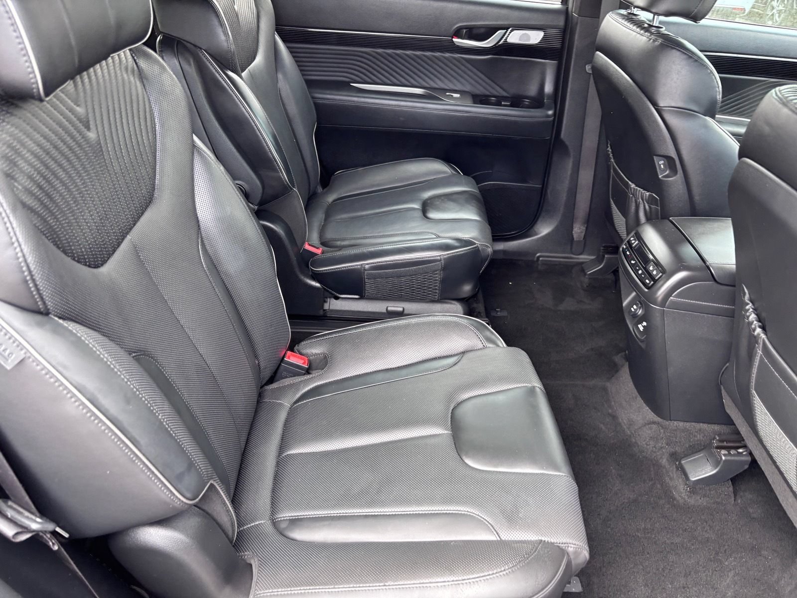 Used 2023 Hyundai Palisade Calligraphy w/ Cargo Package FWD image 11