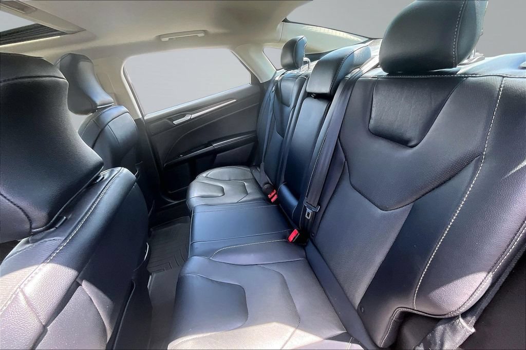 Used 2019 Ford Fusion Titanium FWD image 23