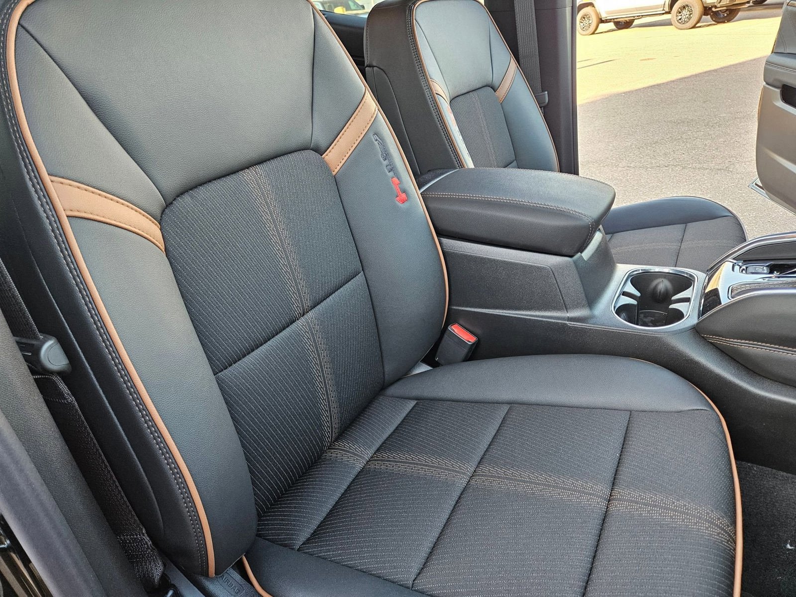 New 2026 GMC Canyon AT4 AWD/4WD image 28