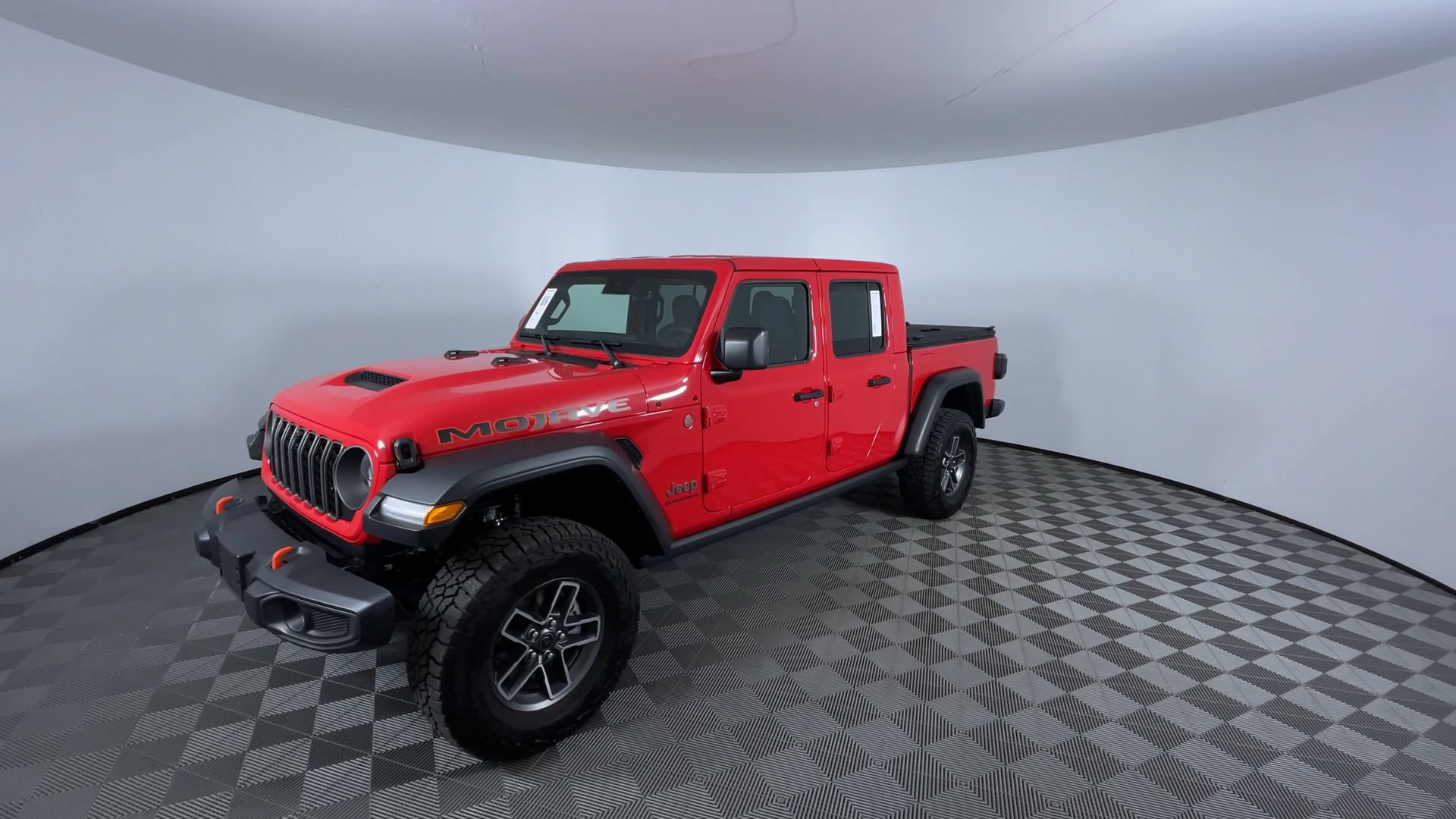 Used 2025 Jeep Gladiator Mojave w/ Convenience Group AWD/4WD image 4