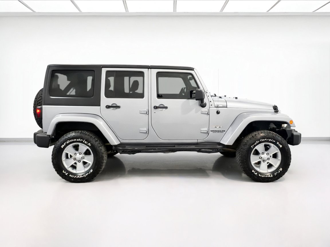 Used 2016 Jeep Wrangler Unlimited Sahara w/ Max Tow Package AWD/4WD image 20