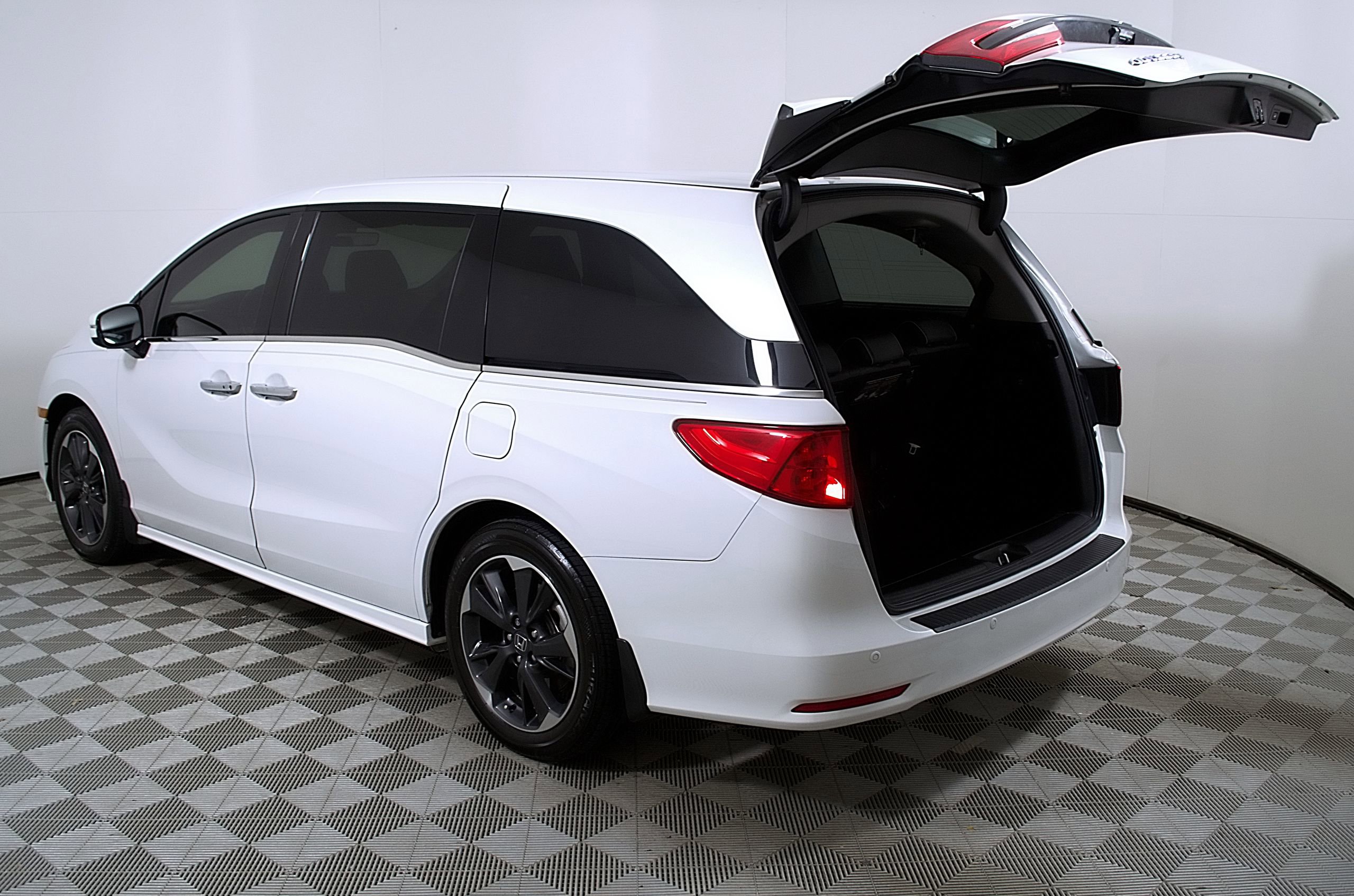 Used 2024 Honda Odyssey Elite image 10