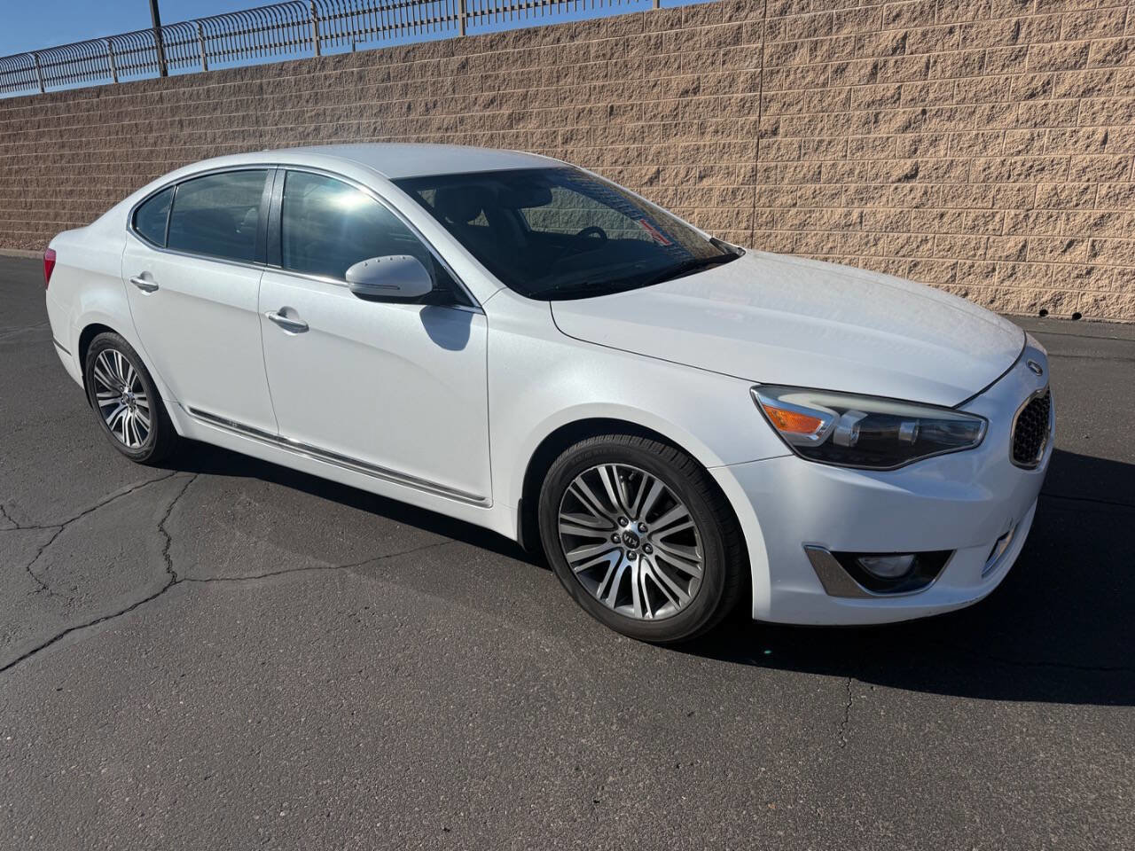 Used 2015 Kia Cadenza Premium image 2