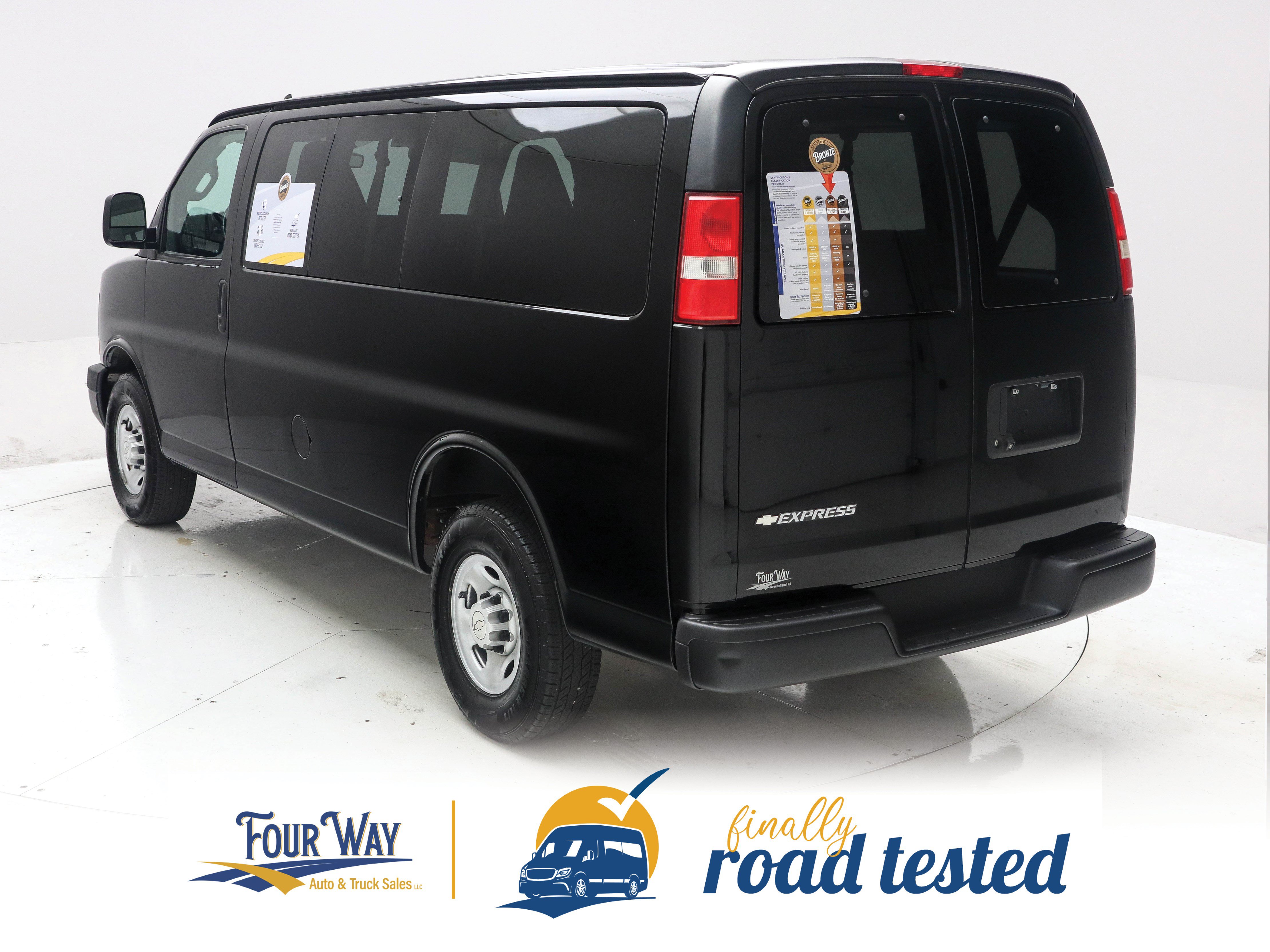 Used 2017 Chevrolet Express 2500 LS RWD image 5