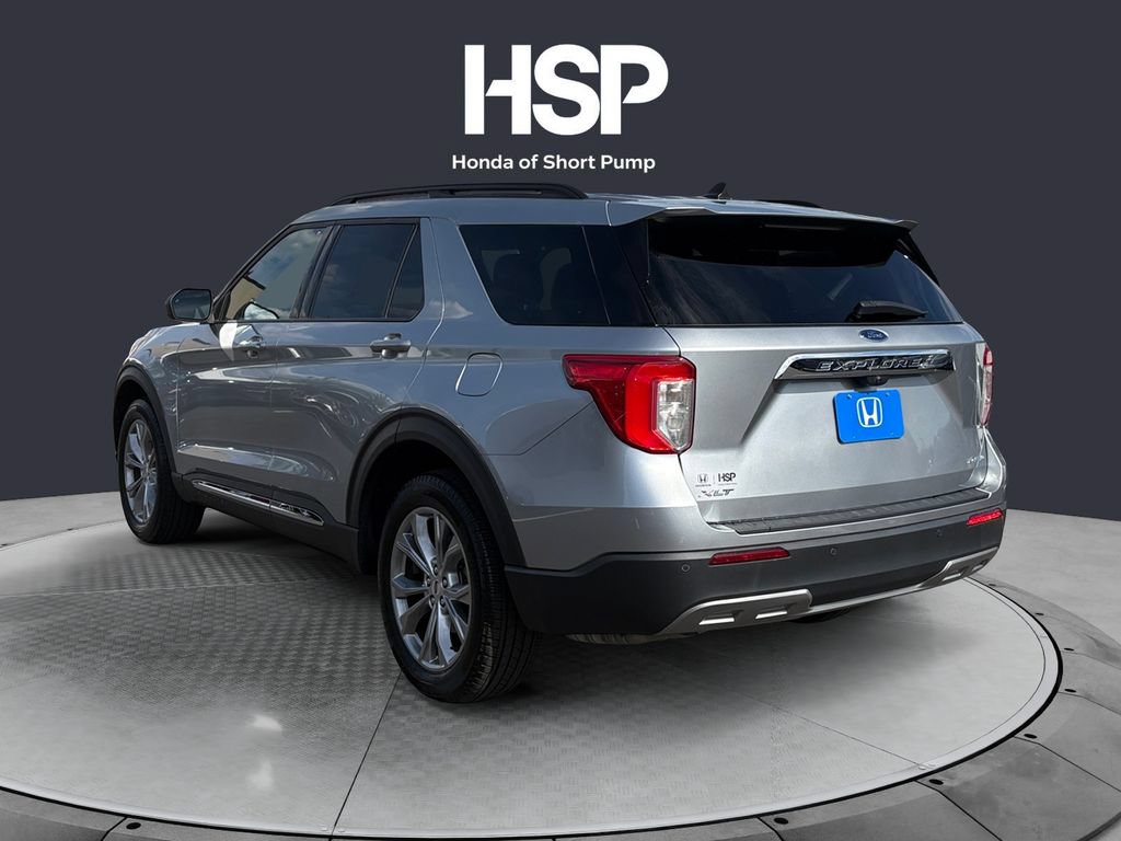 Used 2022 Ford Explorer XLT w/ Equipment Group 202A AWD/4WD image 3