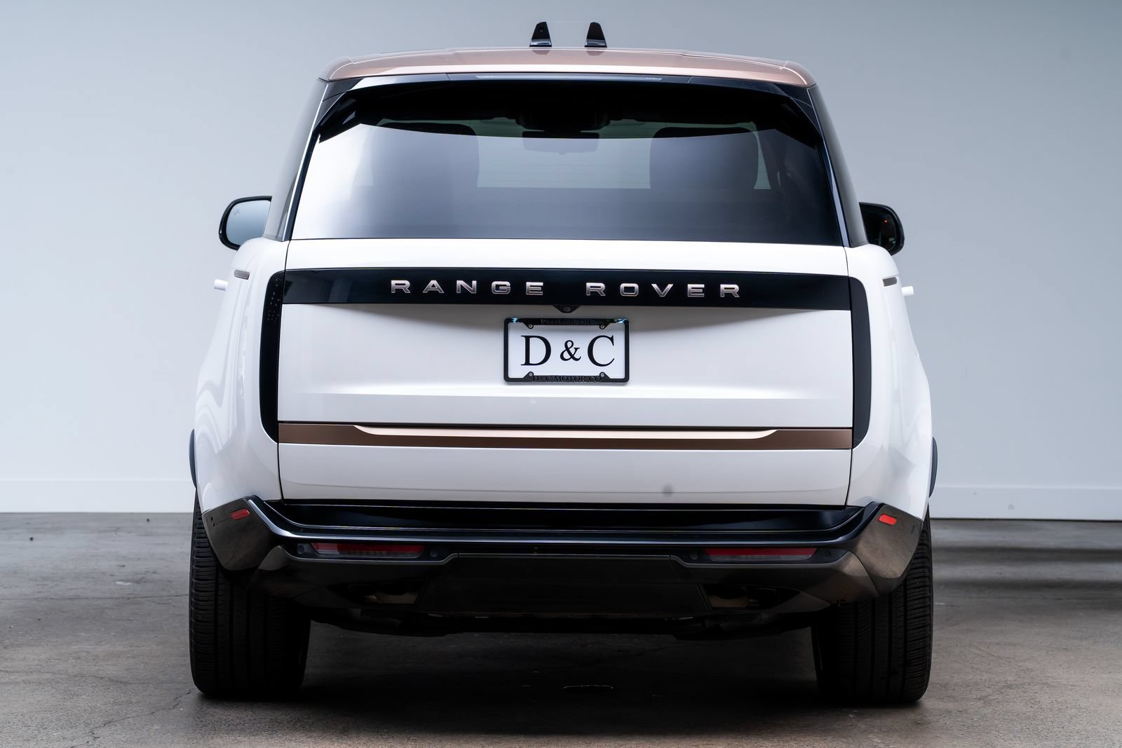 Used 2023 Land Rover Range Rover SV AWD/4WD image 5