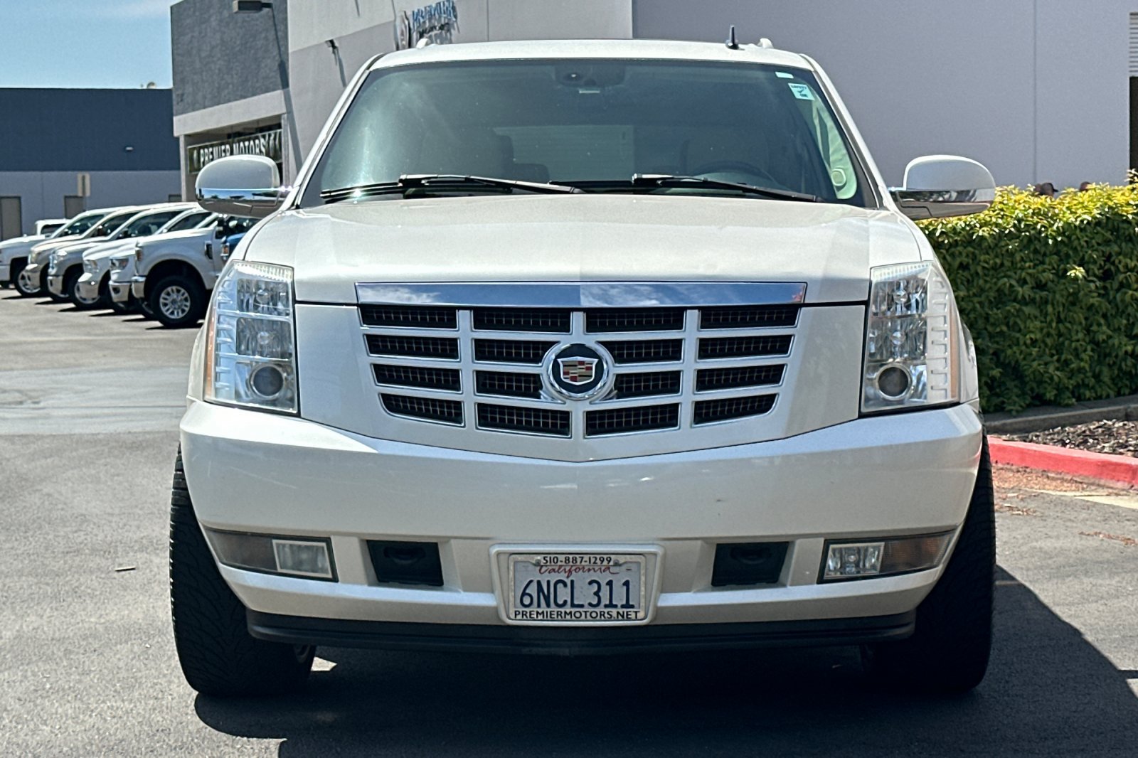 Used 2007 Cadillac Escalade AWD w/ Information Package image 9