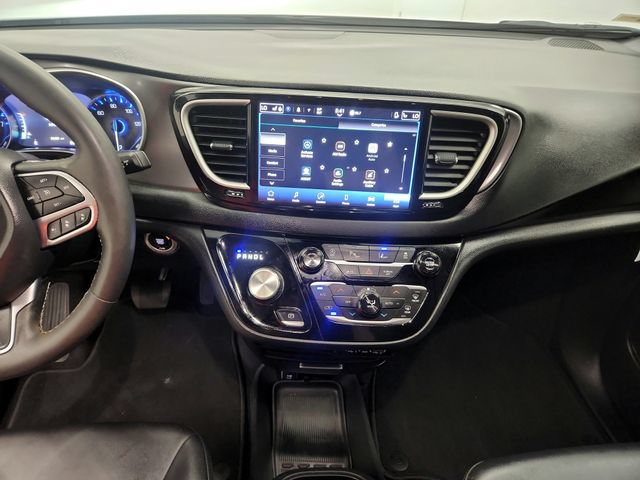 Used 2025 Chrysler Pacifica Select FWD image 38
