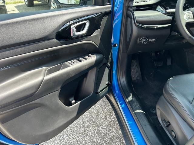 New 2025 Jeep Compass Limited w/ Sun and Sound Group image 9