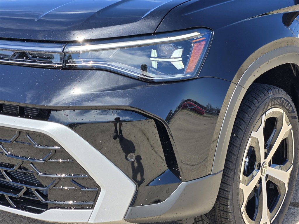 New 2025 Volkswagen Taos SEL image 6