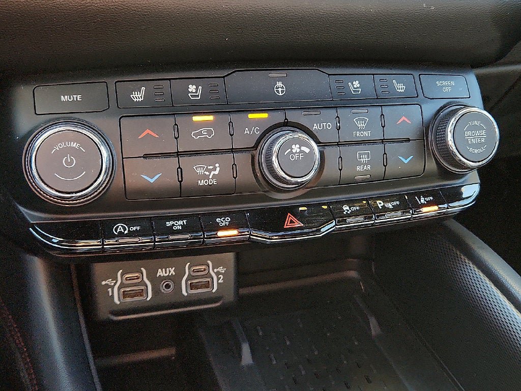 Used 2025 Dodge Durango GT AWD/4WD image 25