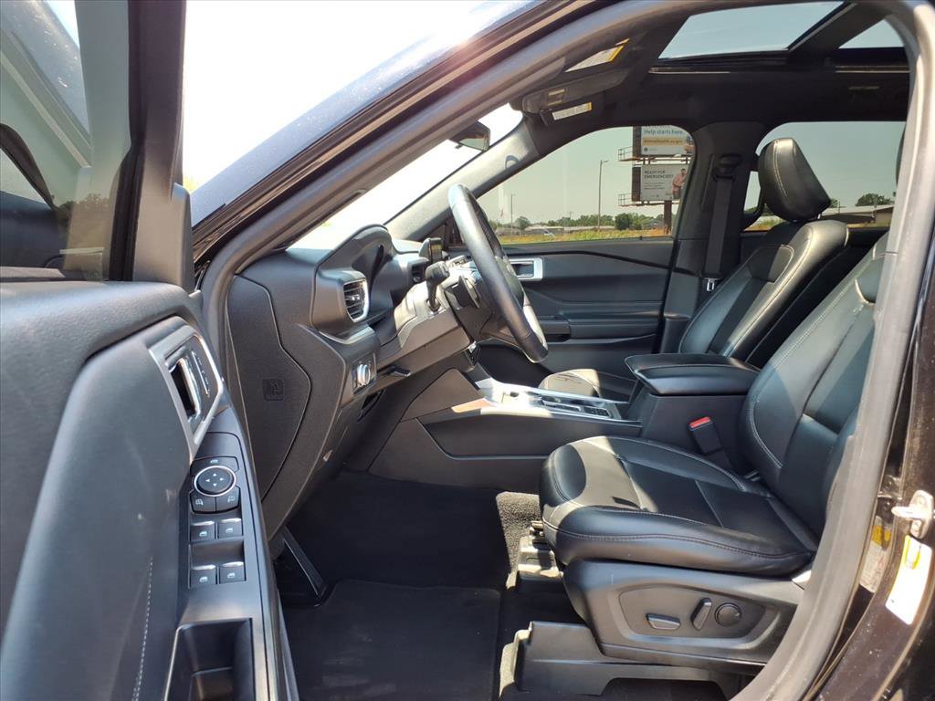 Used 2020 Ford Explorer XLT w/ Equipment Group 202A RWD image 17