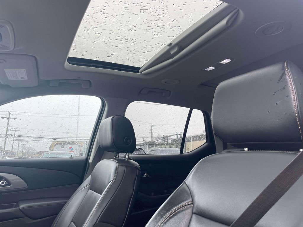 Used 2019 Chevrolet Traverse LT w/ LT Premium Package image 21