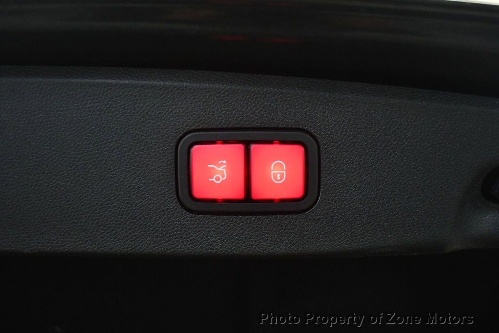 Used 2010 Mercedes-Benz E 550 4MATIC Sedan image 51