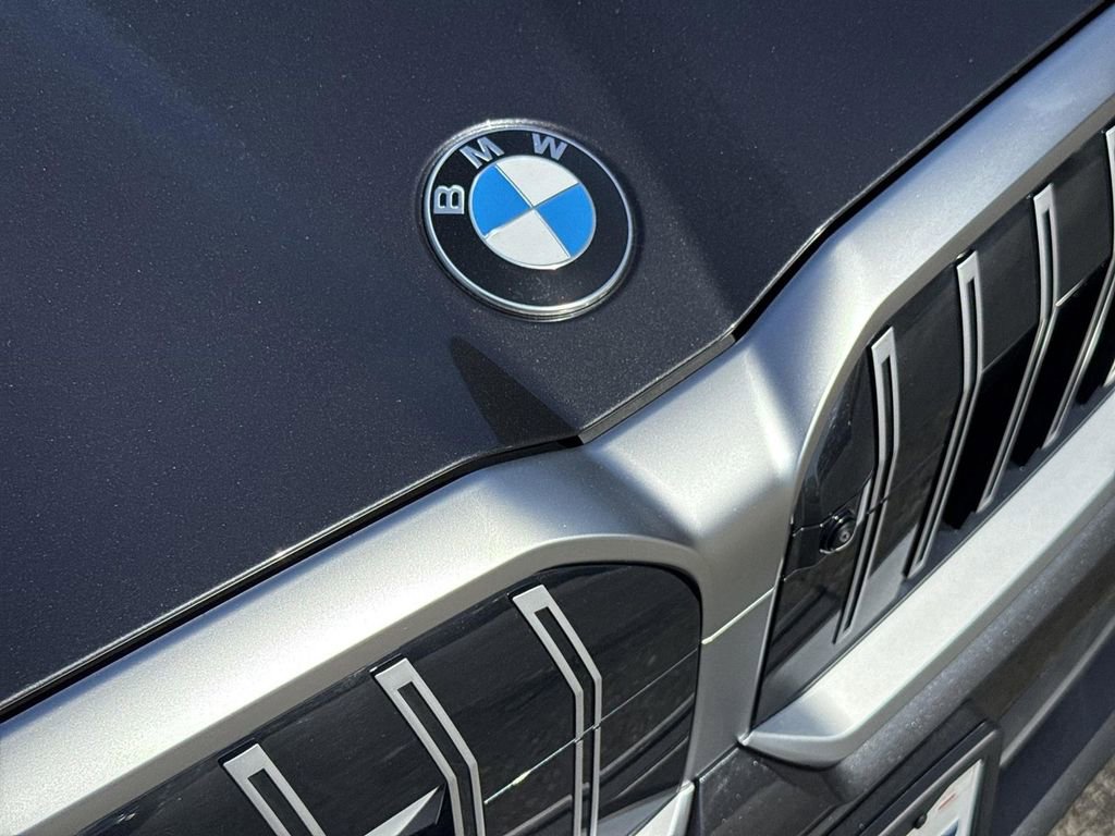 Used 2025 BMW 530i xDrive w/ Premium Package image 30