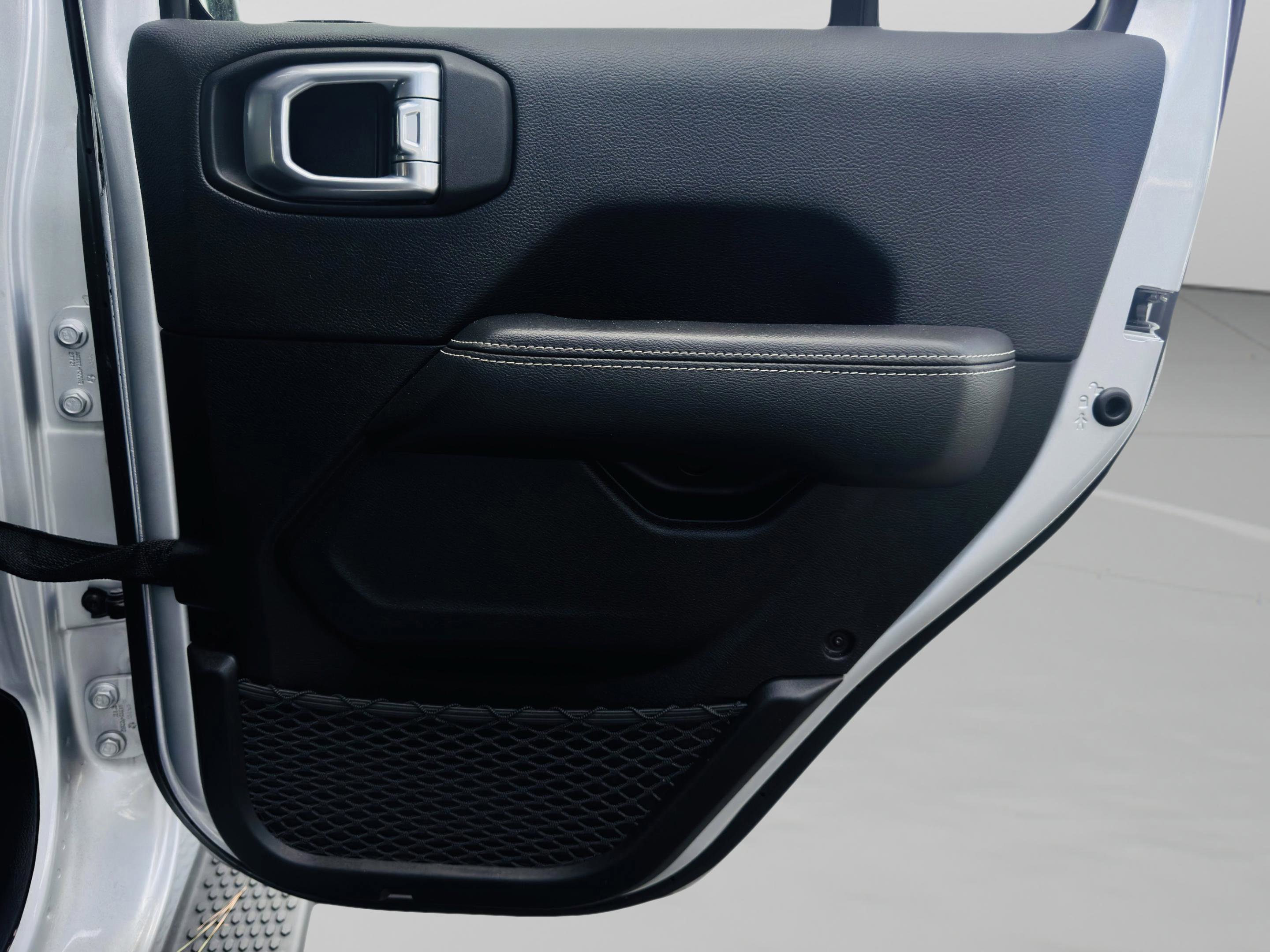 Used 2022 Jeep Wrangler Unlimited Sahara w/ Cold Weather Group image 34