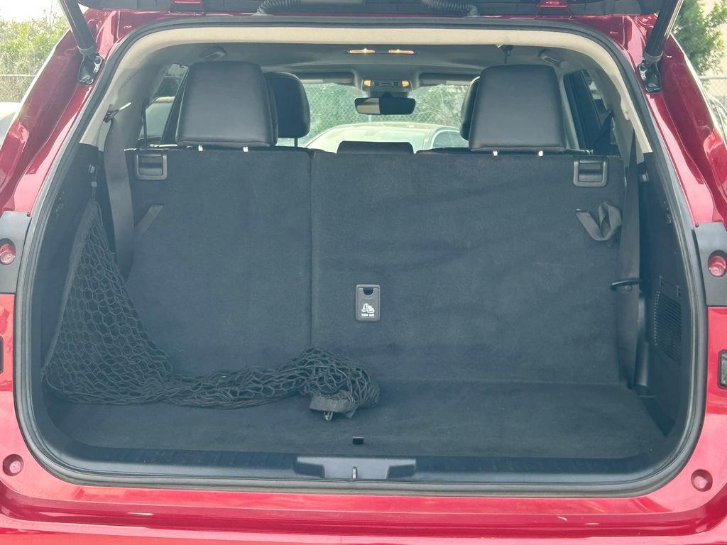 Used 2023 Toyota Highlander Limited image 15