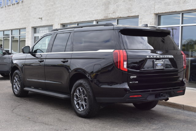 Used 2025 Ford Expedition Max Active AWD/4WD image 11